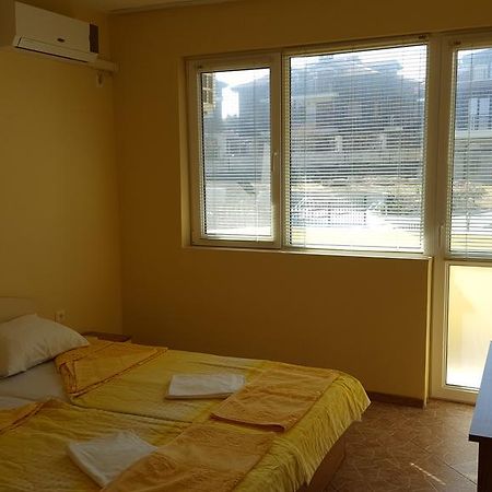 Villa Krisia Apartments سوزوبول المظهر الخارجي الصورة